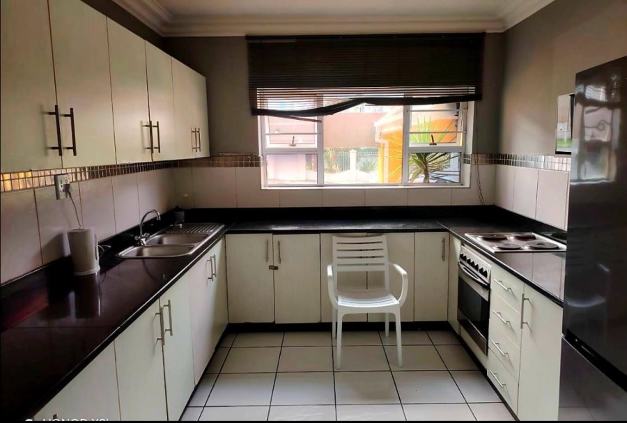 7 Bedroom Property for Sale in Quigney Eastern Cape